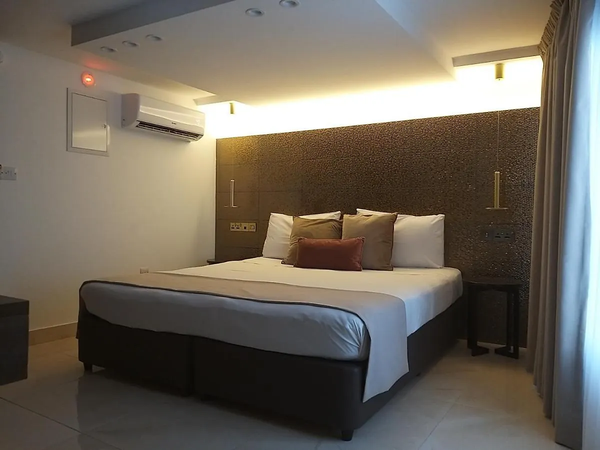 Tuck Inn Larnaka Aparthotel