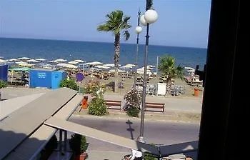 Aparthotel Tuck Inn Larnaca